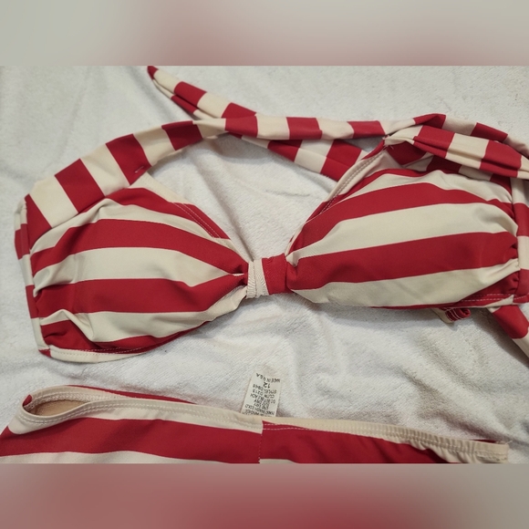 Retro Style Bikini - Picture 4 of 12